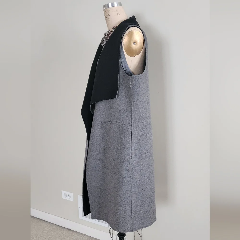 Calvin Klein Reversible wool vest - Picture 9 of 12